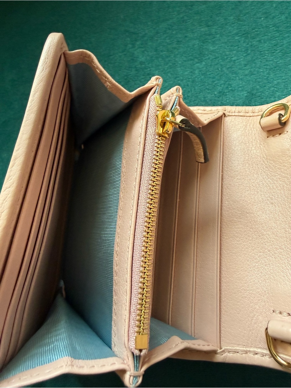 Gucci Blondie Medium Chain Wallet - Picture 12 of 16